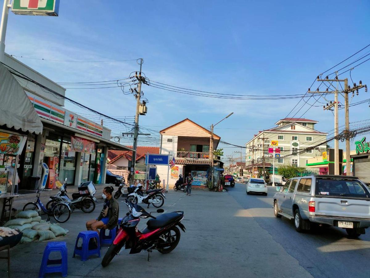 Мотель Tisaraporn Resident Ban Khlong Song Екстер'єр фото