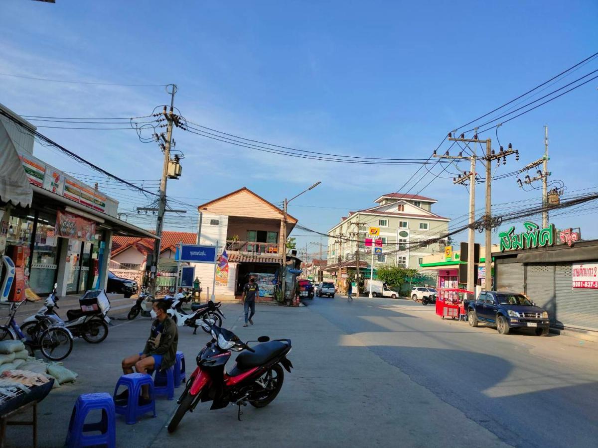 Мотель Tisaraporn Resident Ban Khlong Song Екстер'єр фото